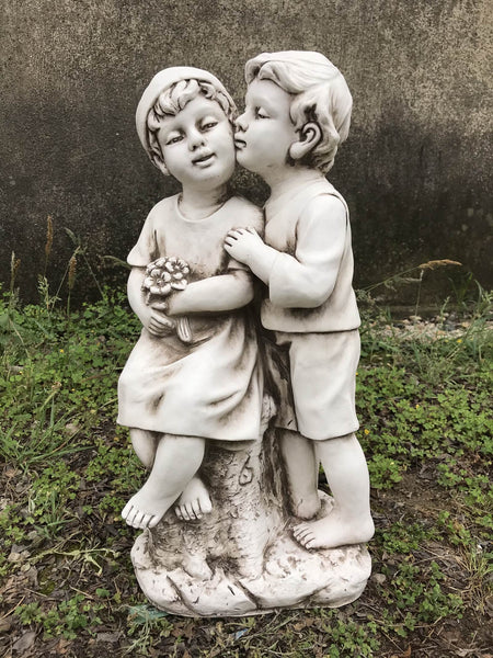 Statue Girl & Boy Hugging Kissing 28x22x56cm