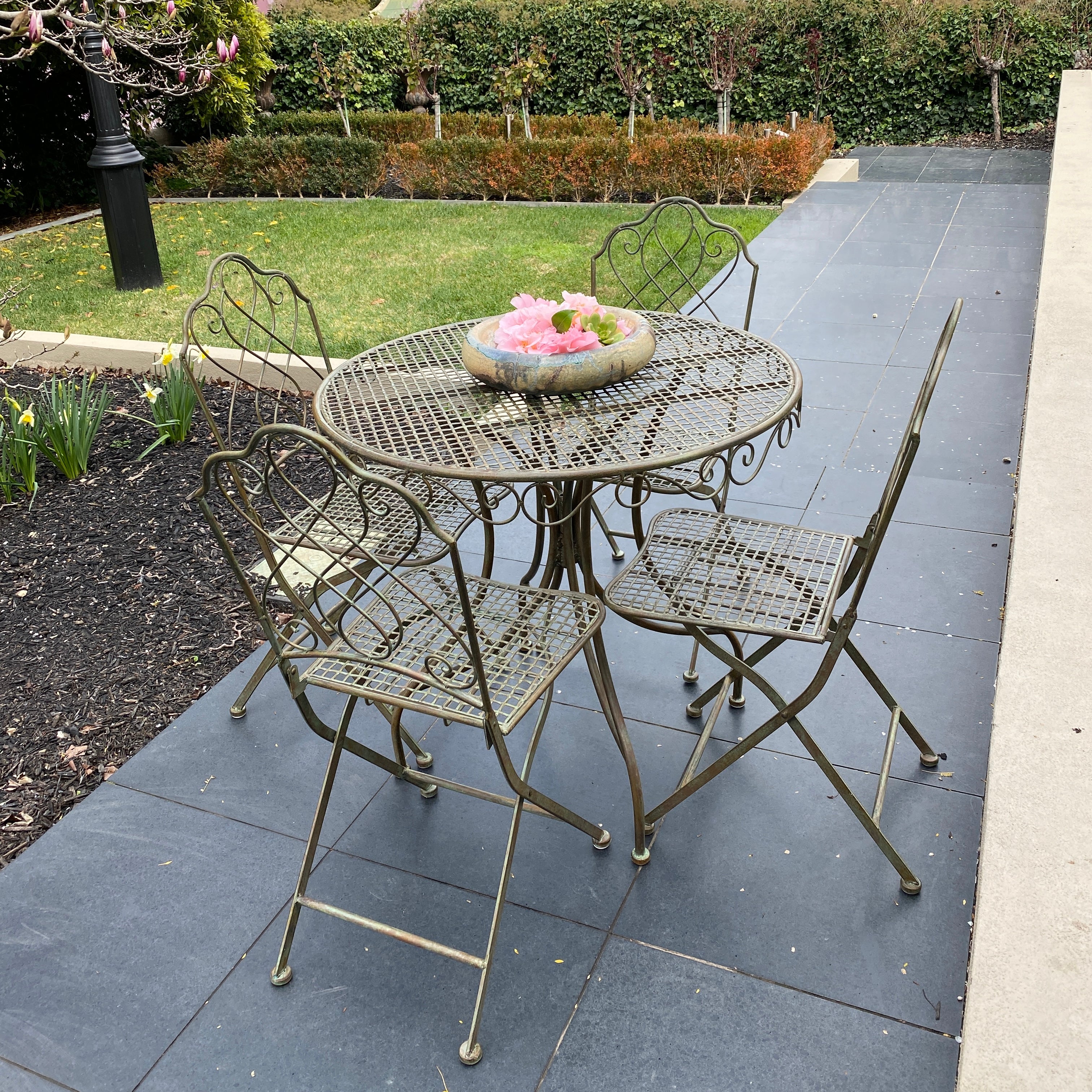 retro metal outdoor table and chairs